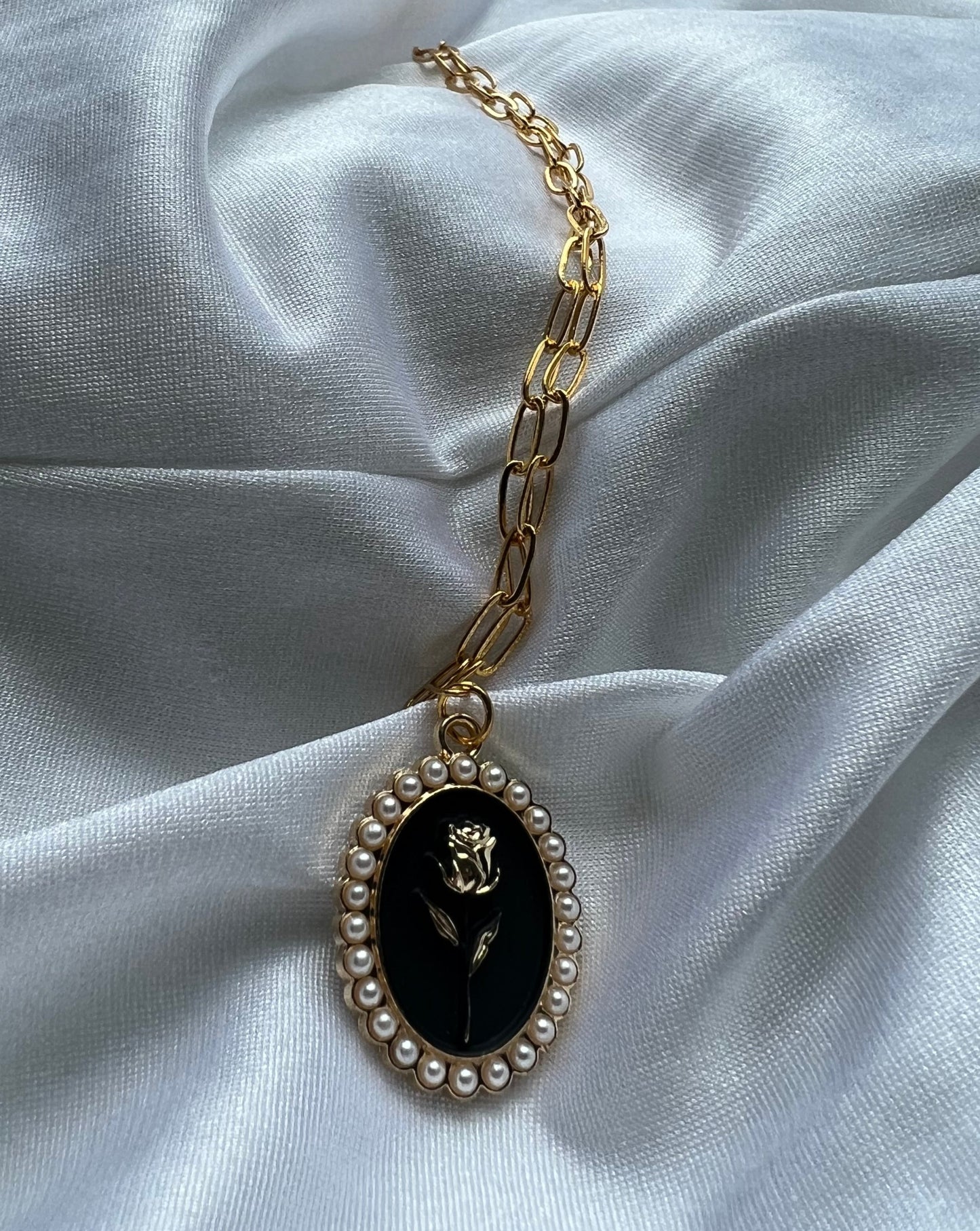 enamel pearl necklace