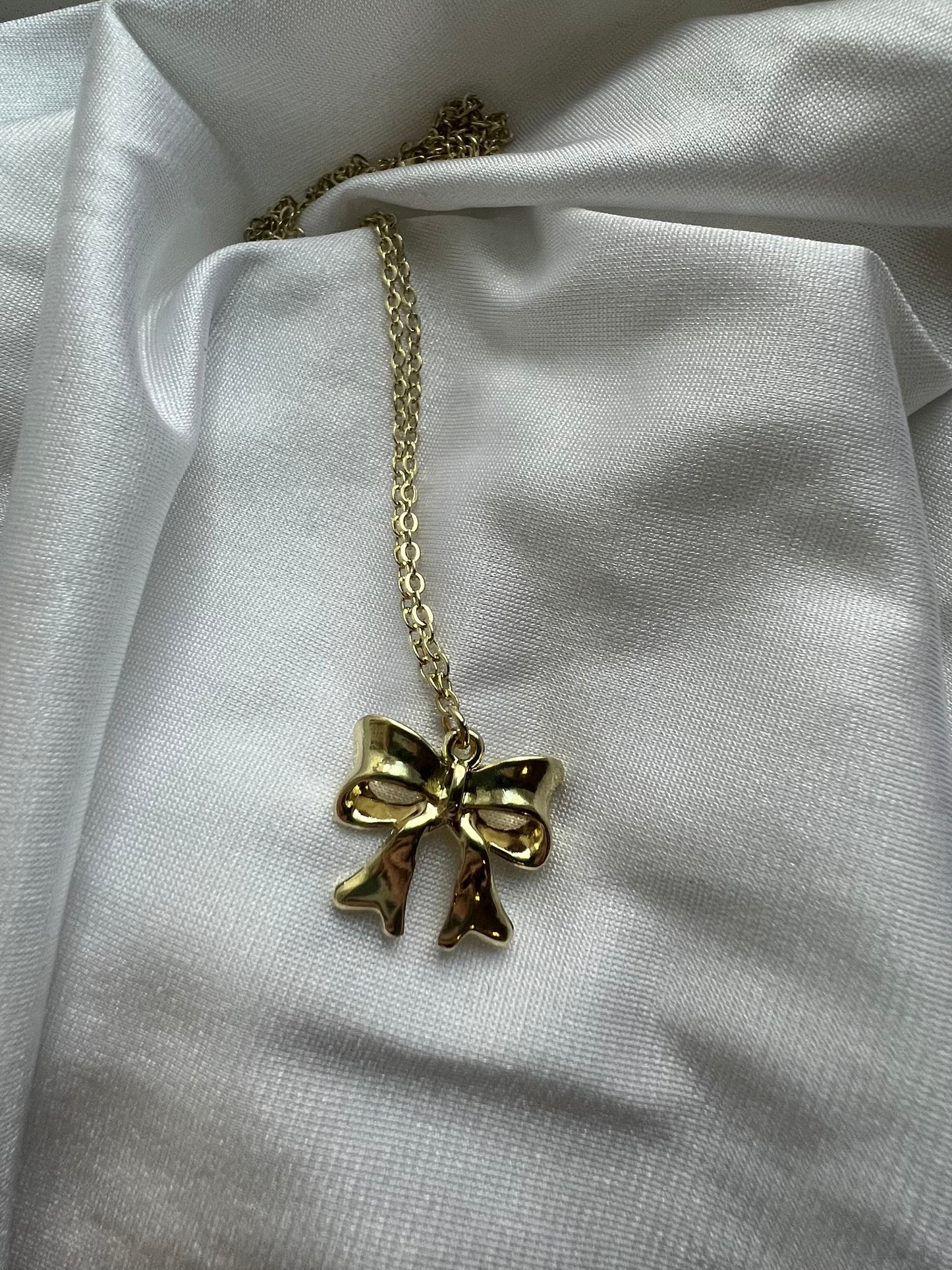 new statement gold bow necklace