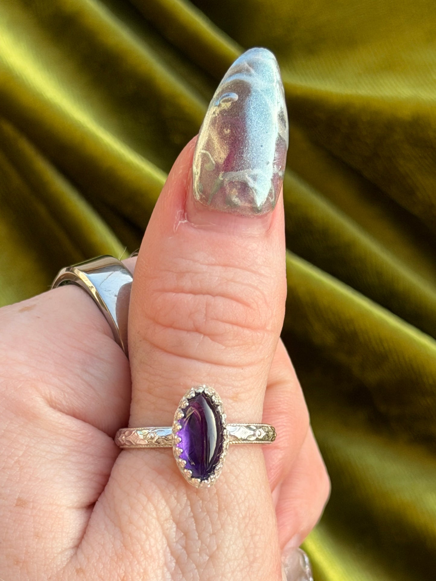 Detailed Amethyst Ring