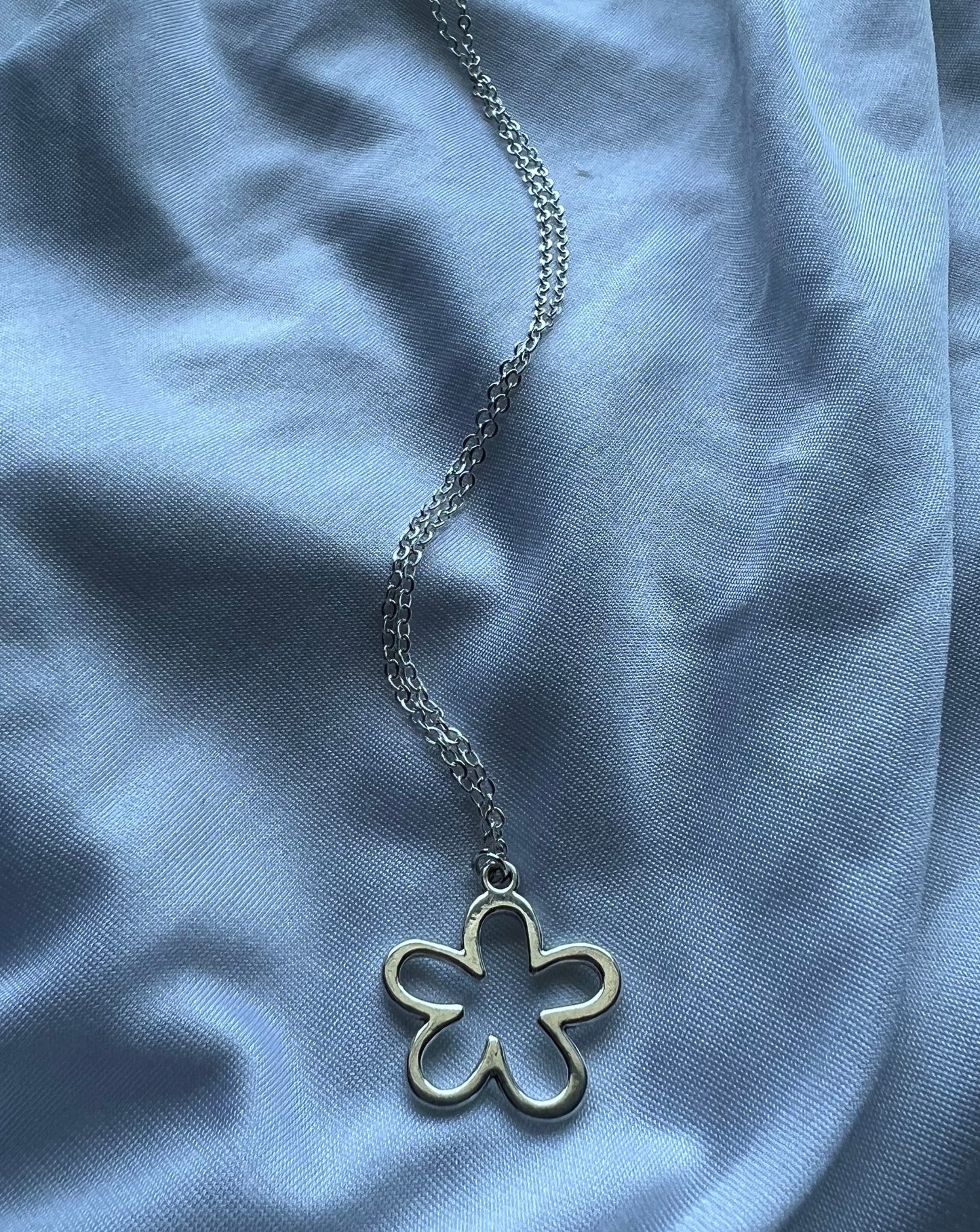 flower cutout necklace