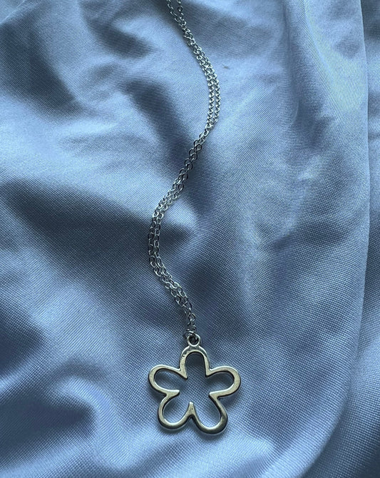 flower cutout necklace