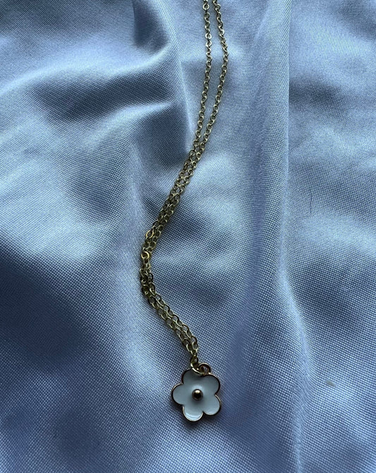 dainty flower necklace