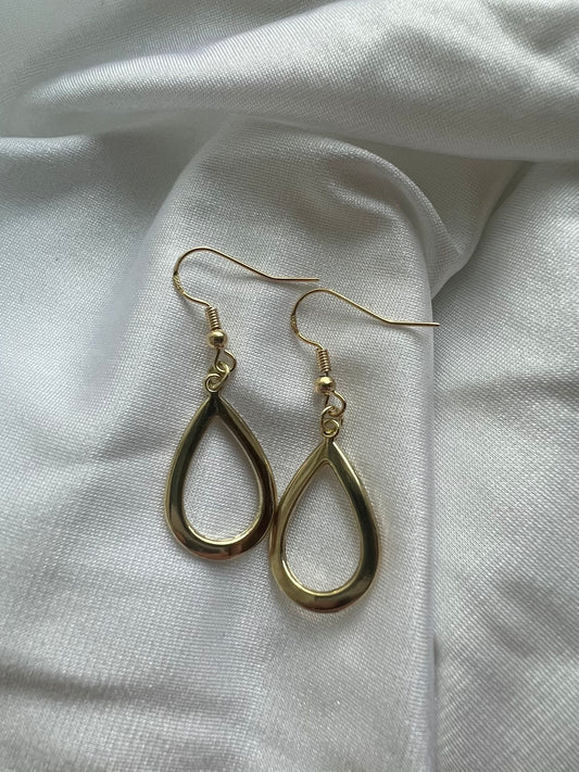new gold geometric earrings