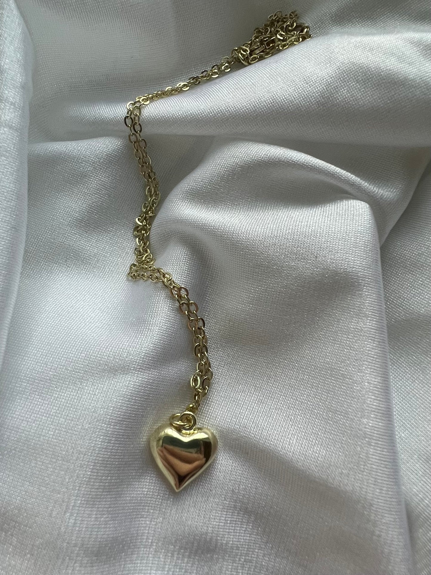 gold dainty heart necklace